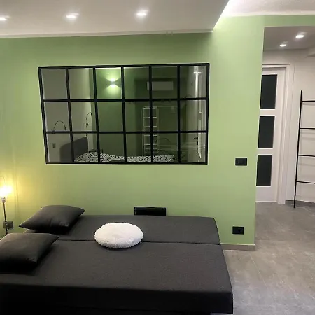 Court House Apartment *