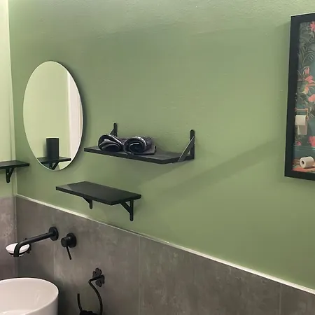 Court House Apartment *