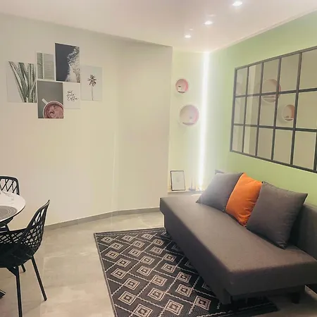 Apartment Court House *