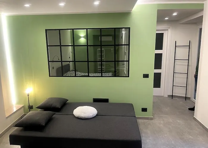 Court House Apartment *